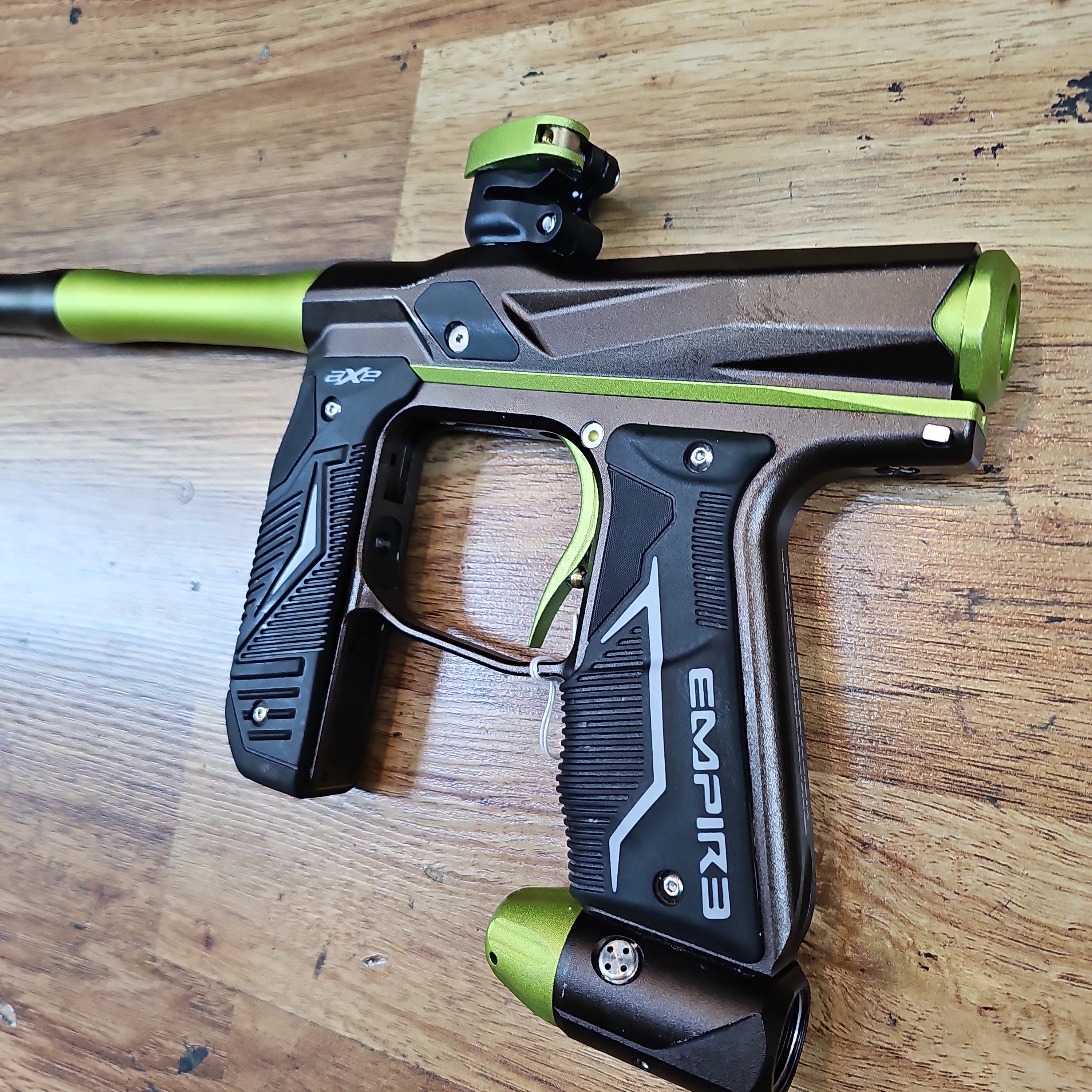 USED EMPIRE AXE 2.0 - BROWN/LIME - Eminent Paintball And Airsoft